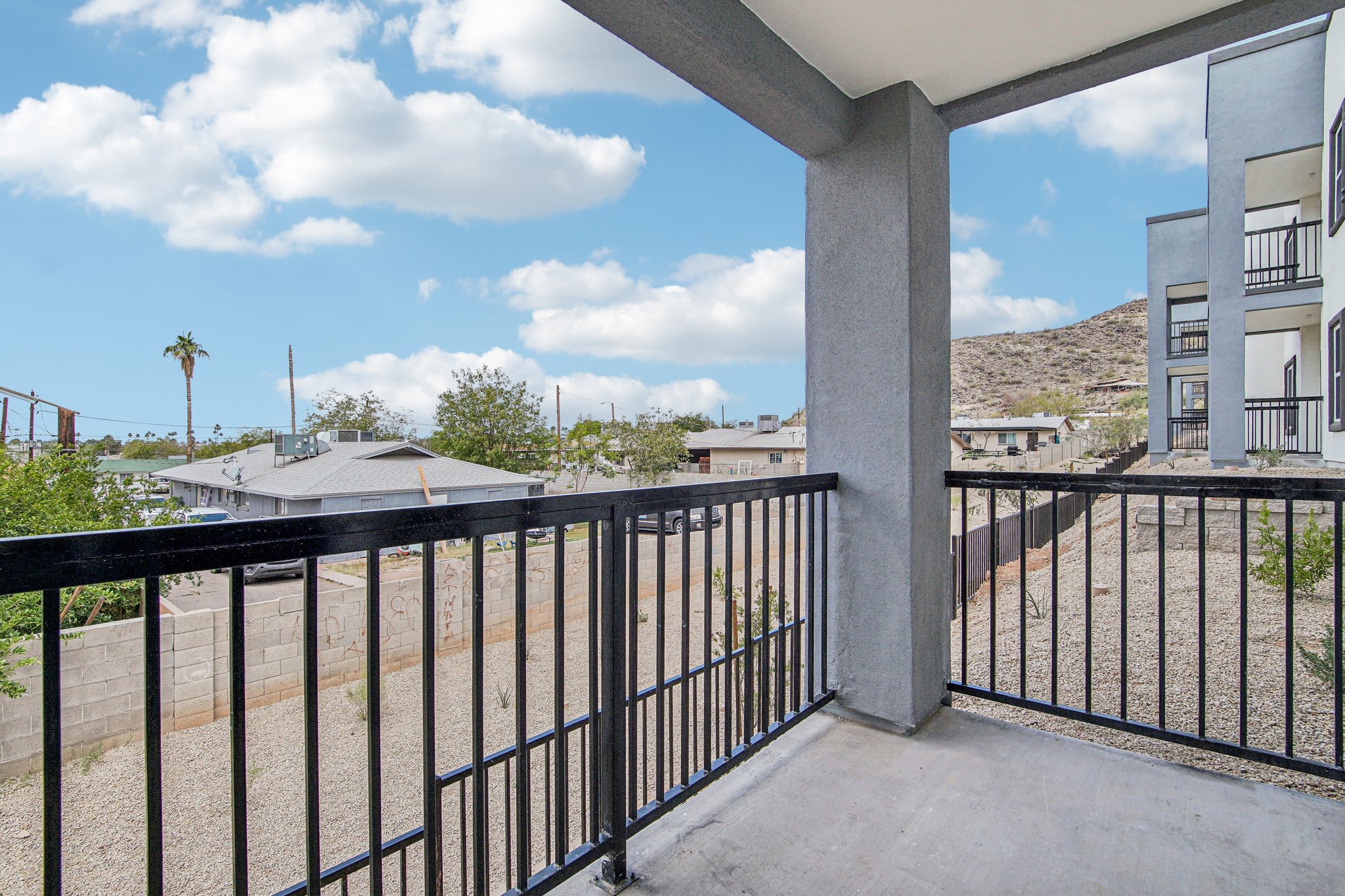 1526 W Desert Cove Ave Unit 136-0805-016.jpg