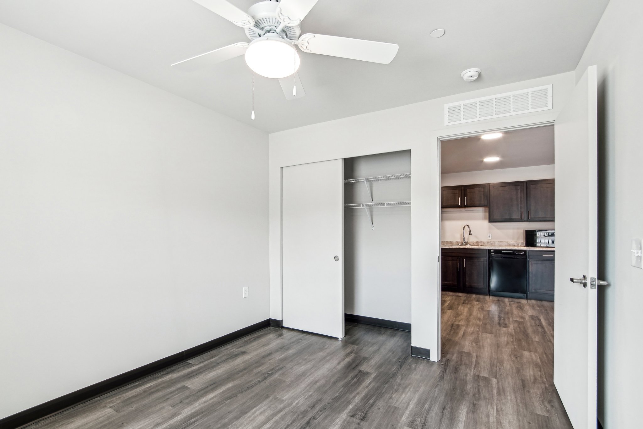 1526 W Desert Cove Ave Unit 134-0805-005.jpg