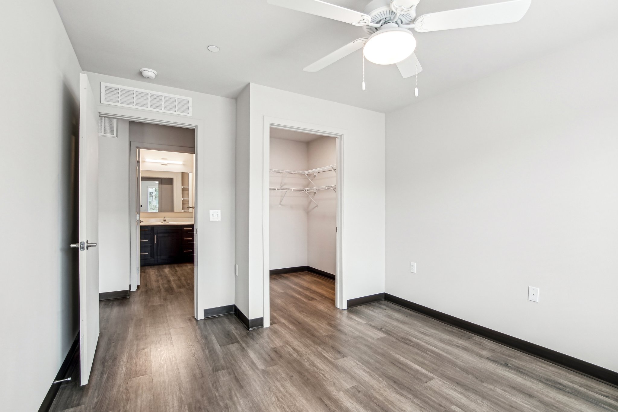 1526 W Desert Cove Ave Unit 134-0805-011.jpg