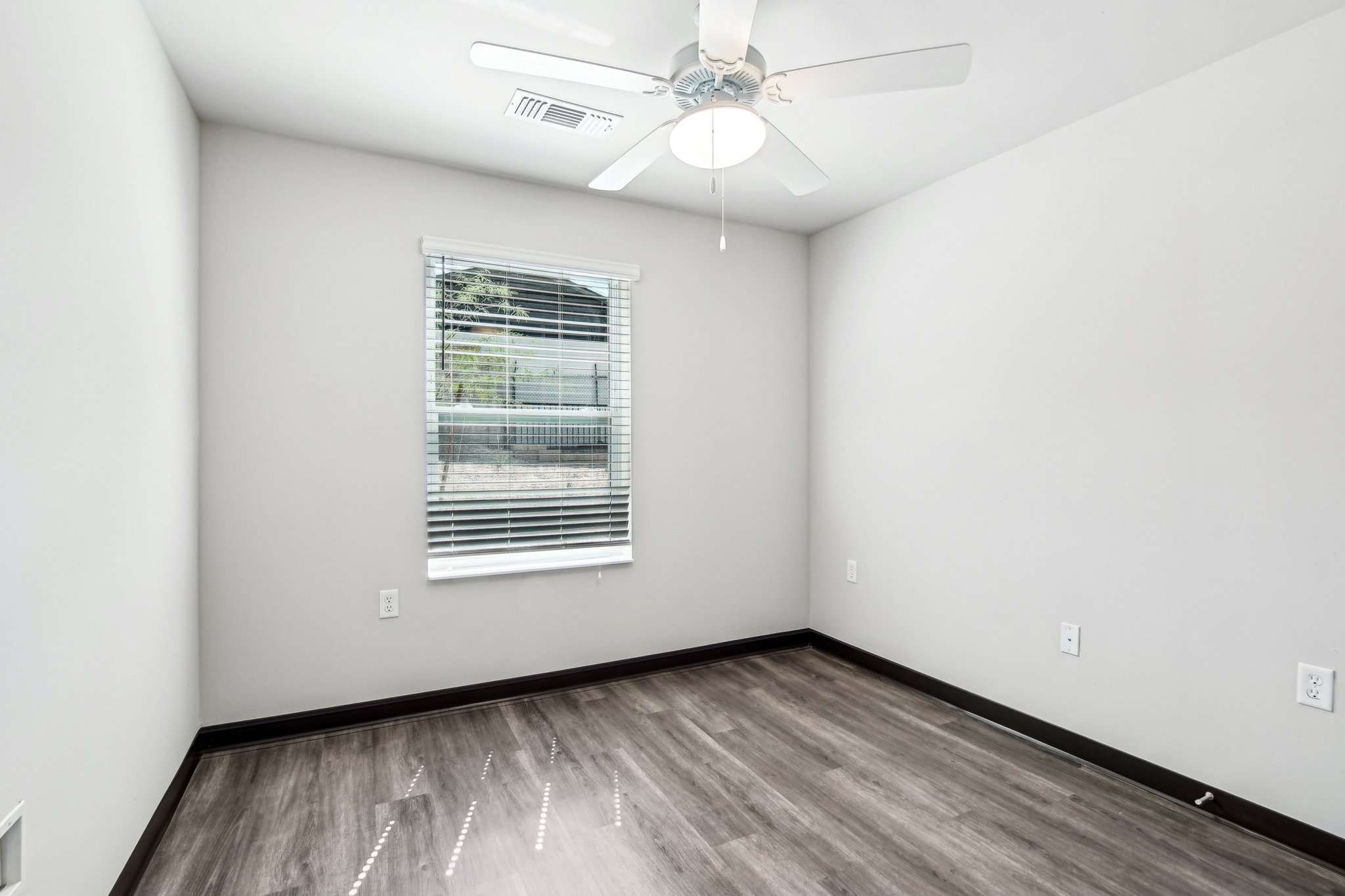 1526 W Desert Cove Ave Unit 119-0805-014.jpg
