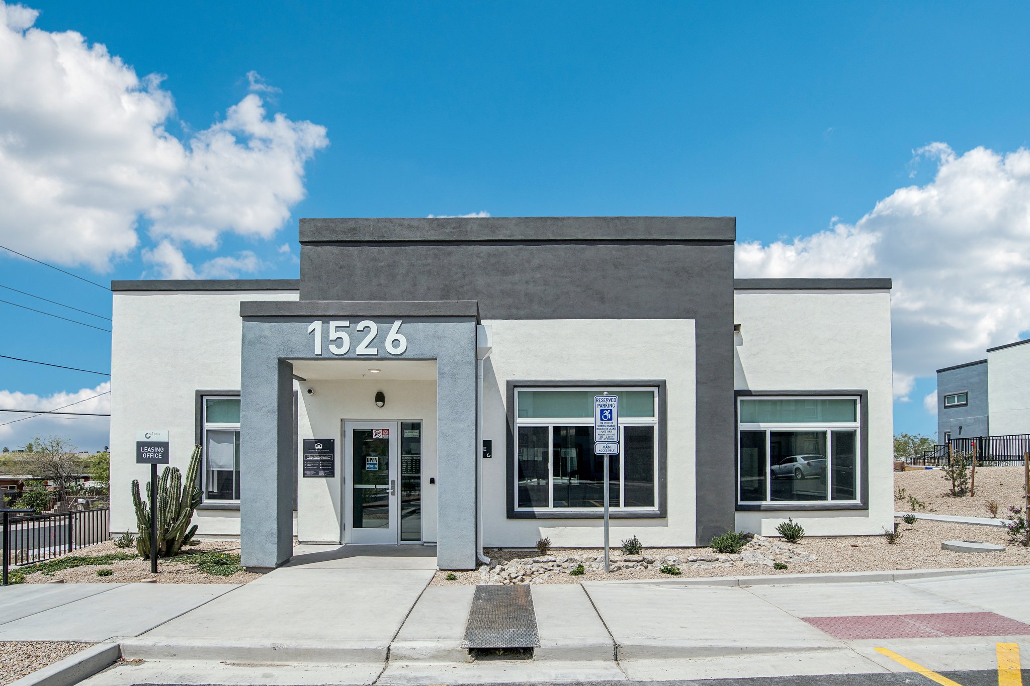 W Desert Cove Ave-0805-002.jpg