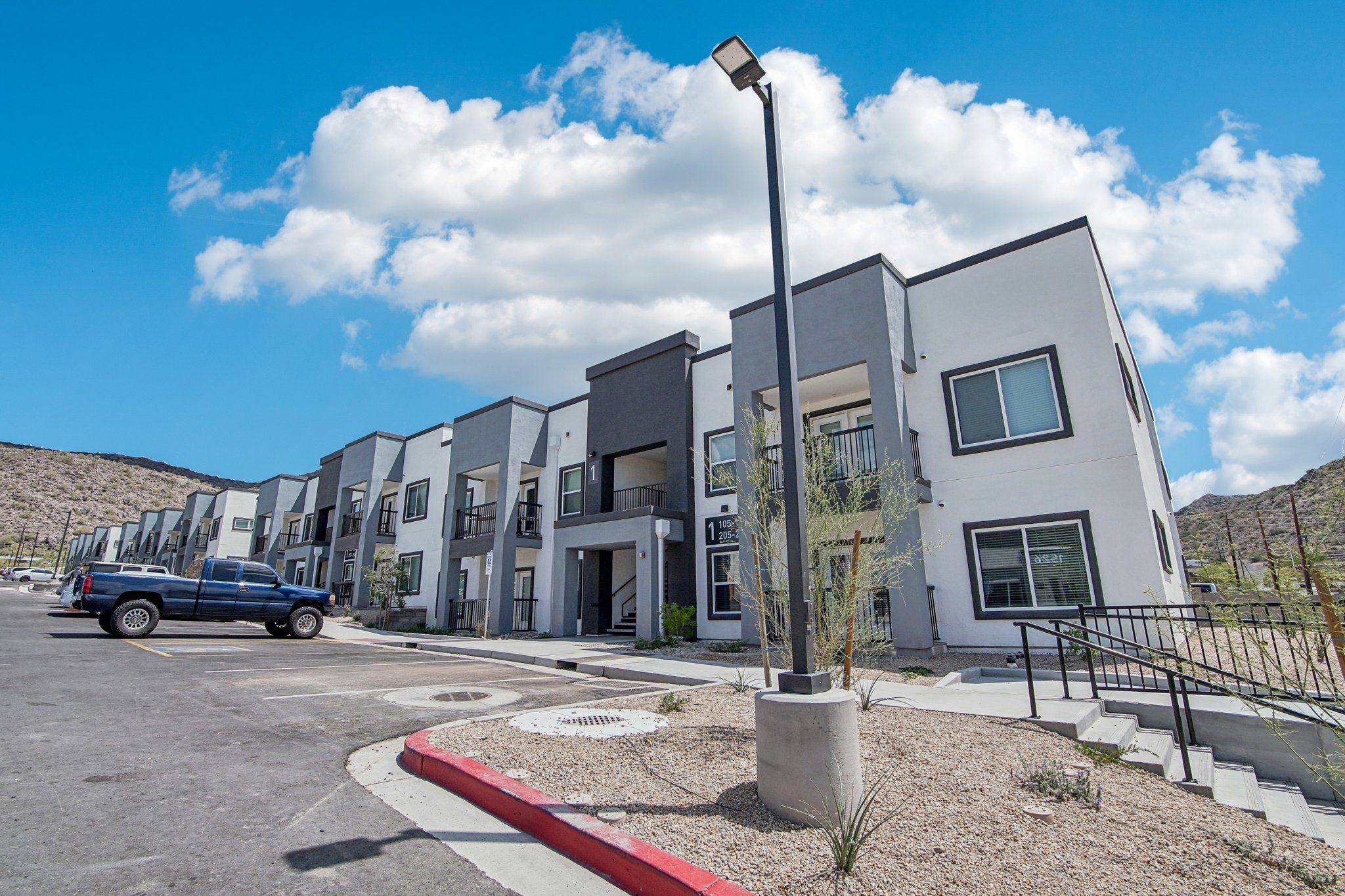 W Desert Cove Ave-0805-003.jpg