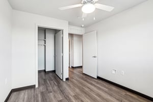 1526 W Desert Cove Ave Unit 136-0805-008.jpg