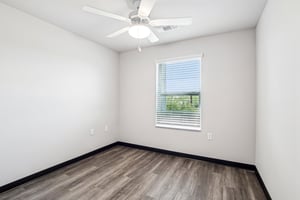 1526 W Desert Cove Ave Unit 136-0805-010.jpg