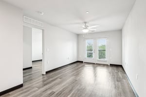 1526 W Desert Cove Ave Unit 136-0805-013.jpg