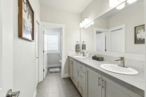  Photo 36