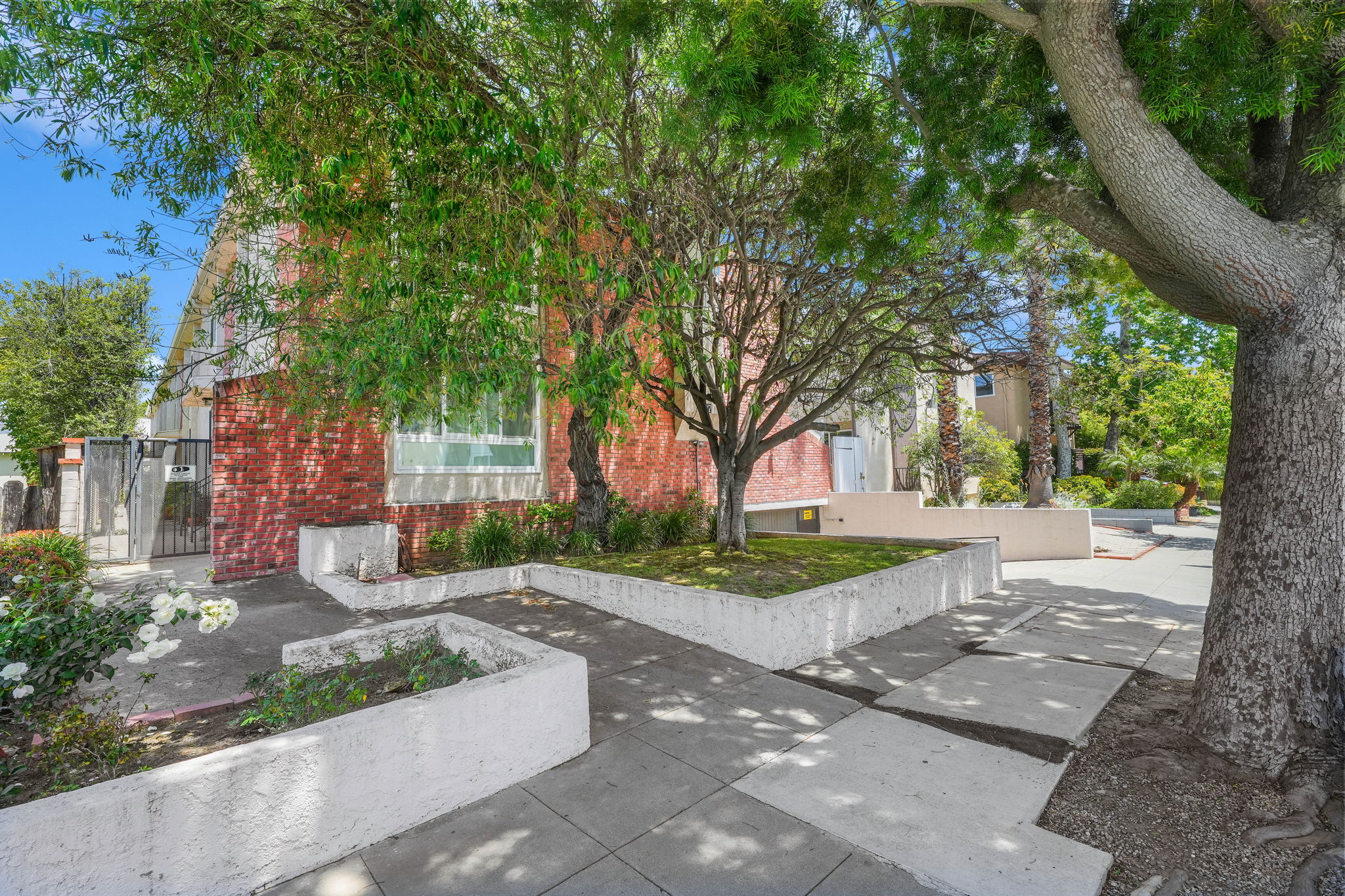 1527 Berkeley Street 5-1