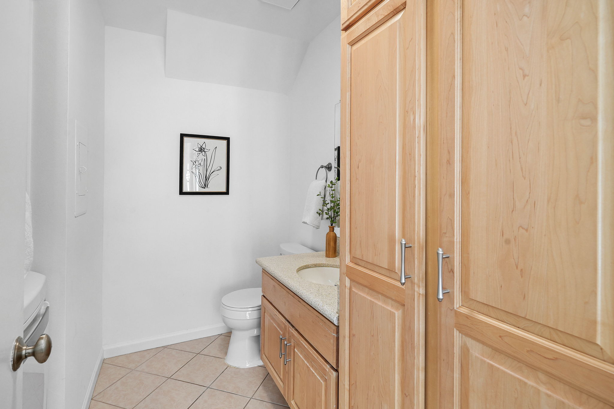 1527 Berkeley Street 5-19