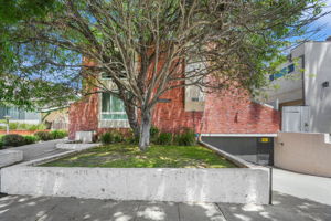 1527 Berkeley Street 5-2