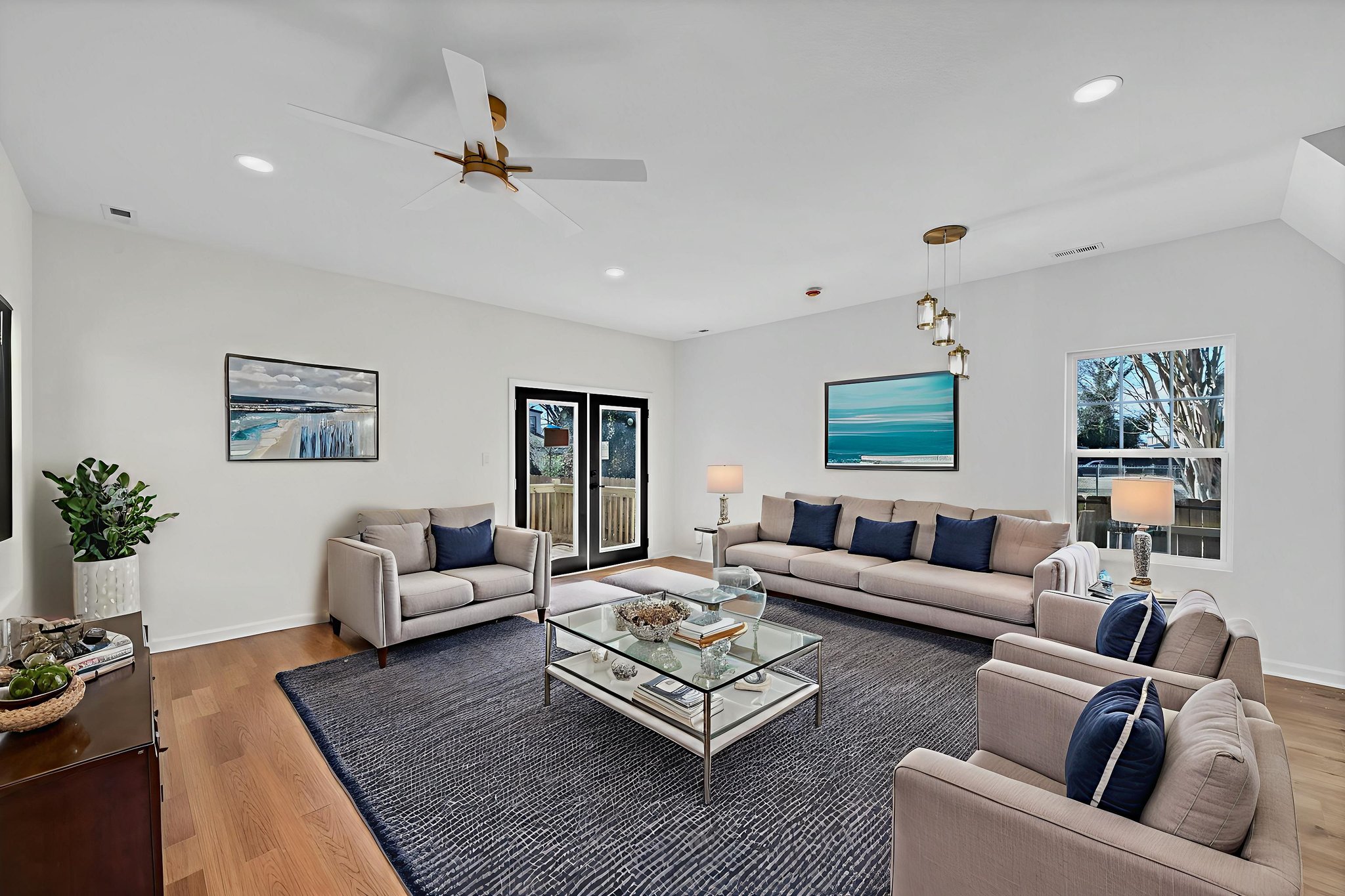 DSC_2227 virtually staged.jpeg