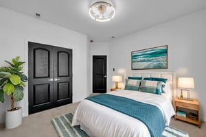 DSC_2192 virtually staged.jpeg