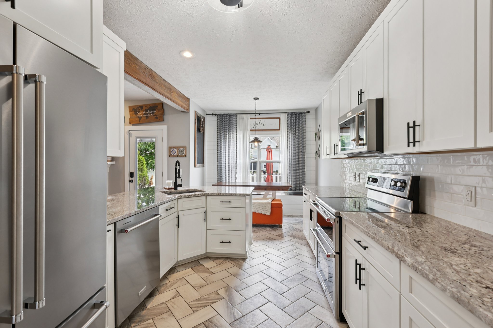 Smithfield Dr-S0907-018.jpg