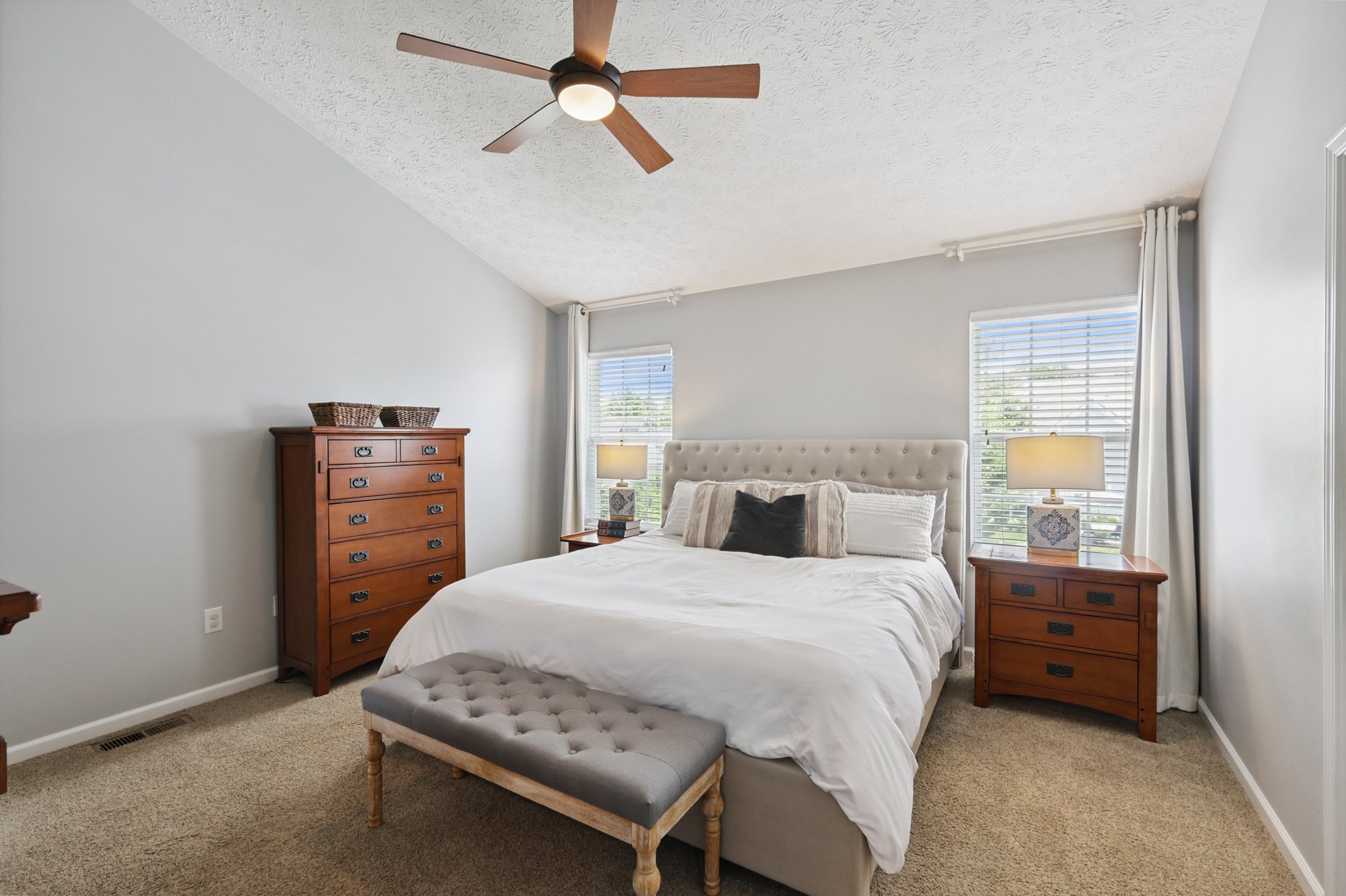 Smithfield Dr-S0907-036.jpg