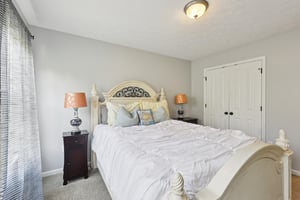 Smithfield Dr-S0907-028.jpg