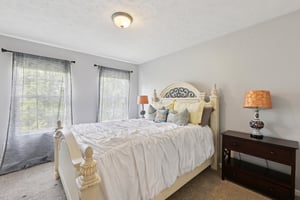 Smithfield Dr-S0907-029.jpg