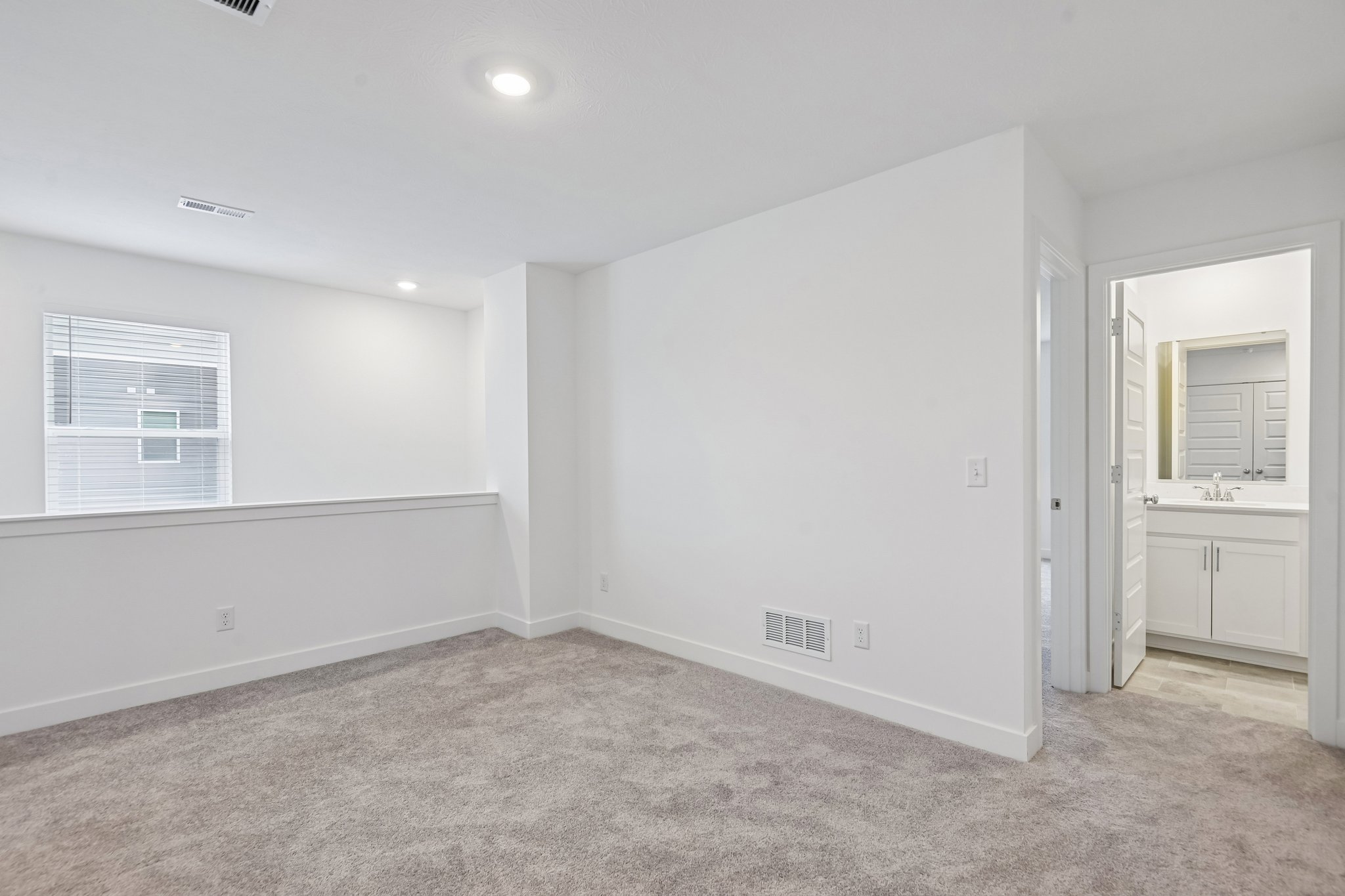 Farrington Rd-S0605-032.jpg