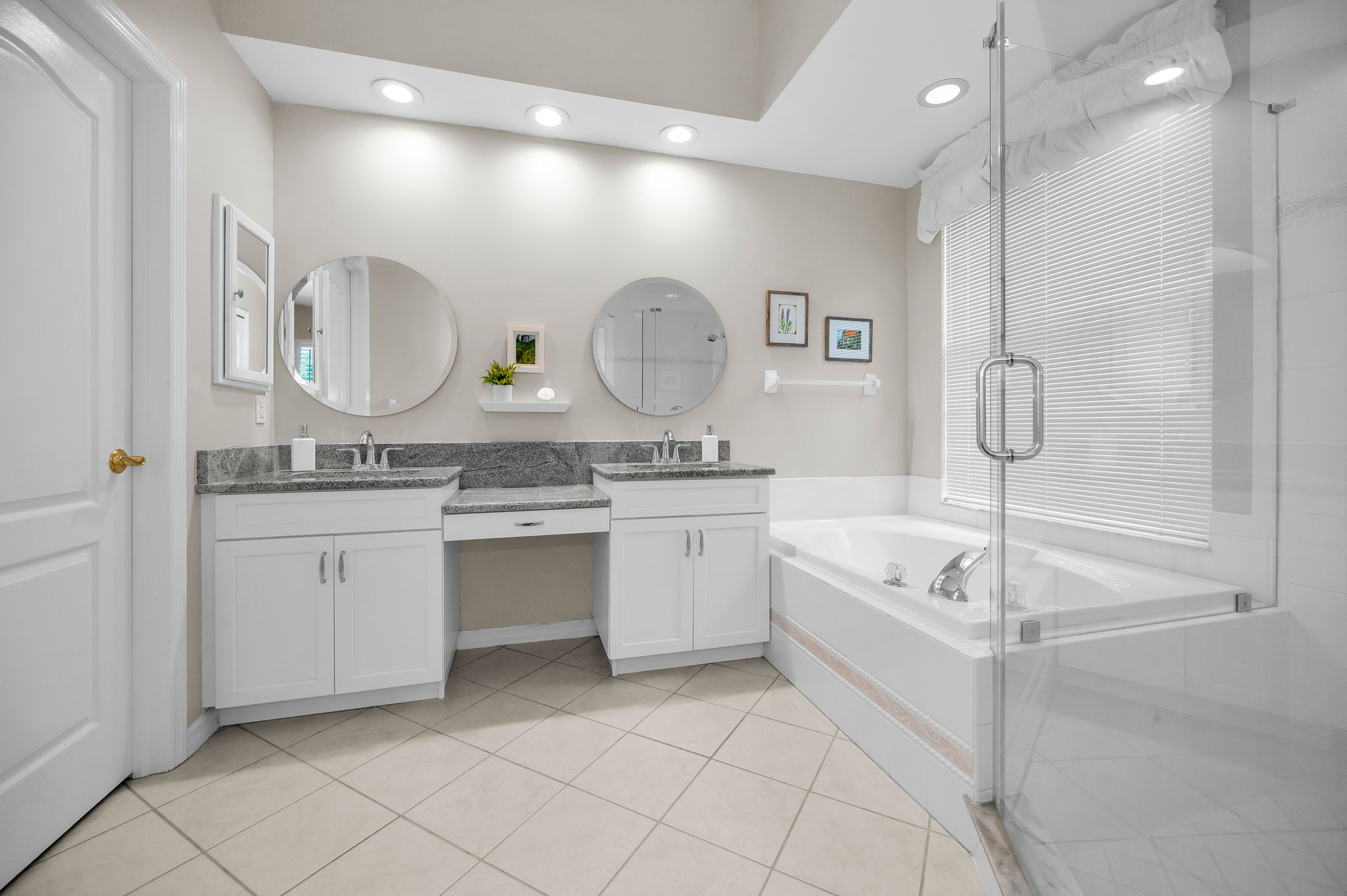 Master Bathroom1a