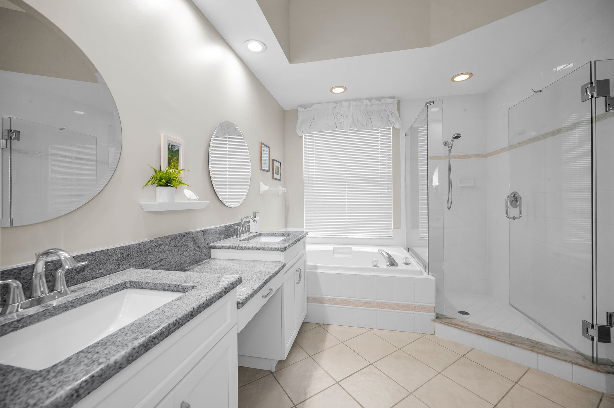 Master Bathroom1c