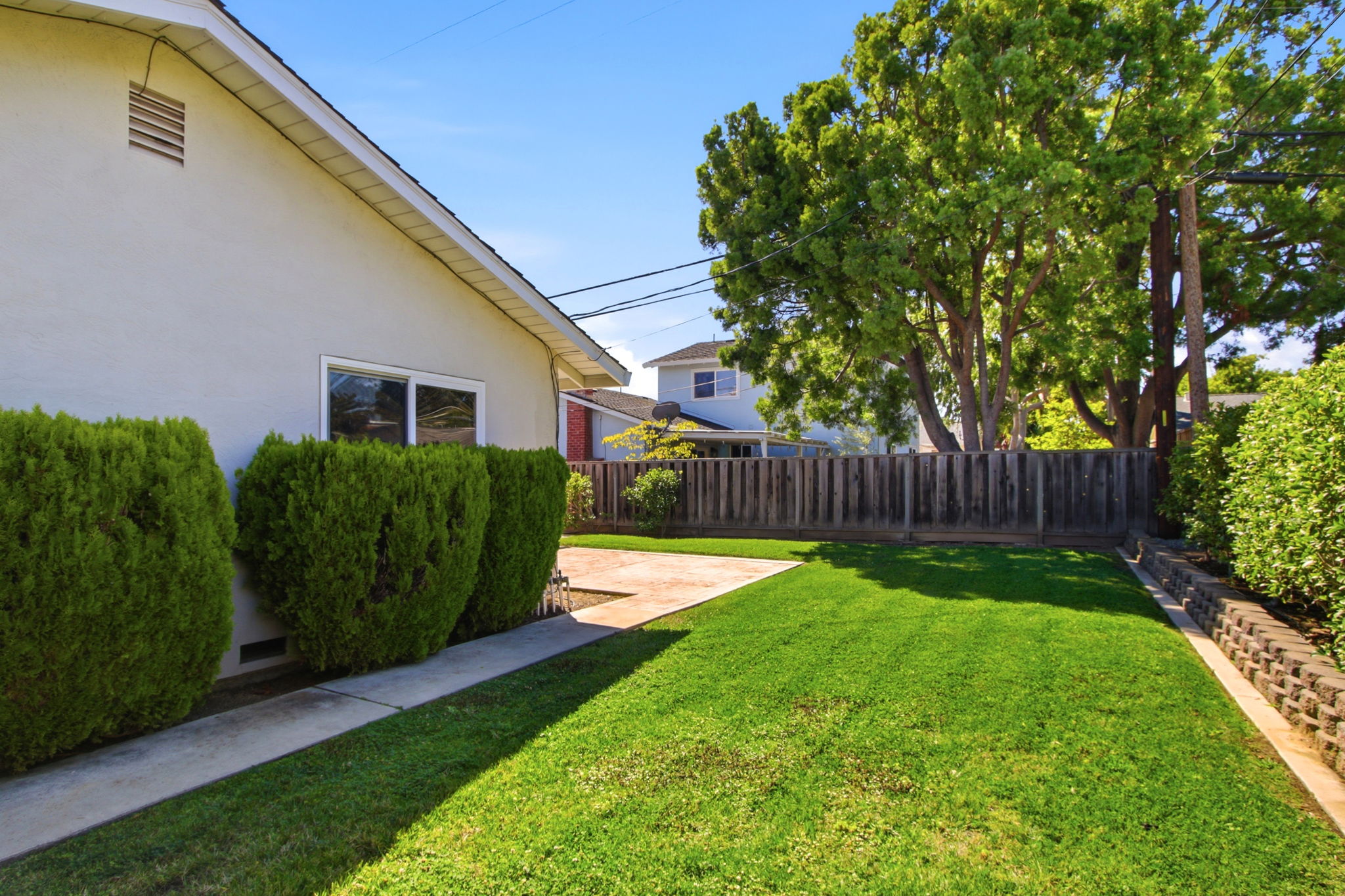 035_F8_1529 Flamingo Way