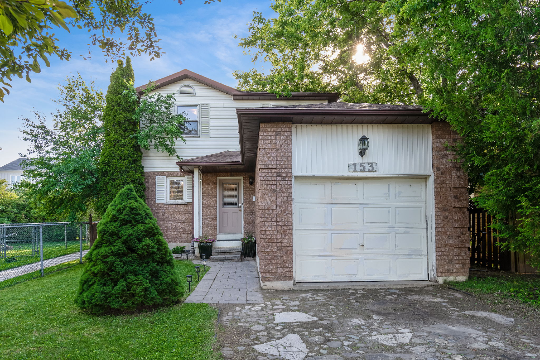  153 Courtney Crescent, Orangeville, ON L9W 4S4, US