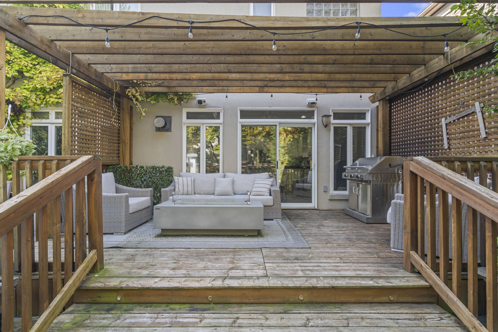 153 Ledbury St Toronto, ON M5M 4J2