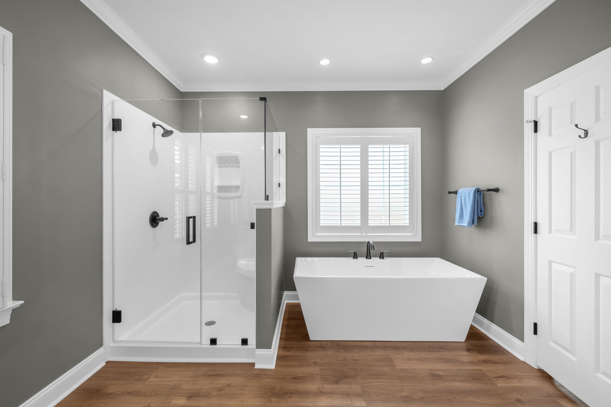 153 Montauk Ct-27