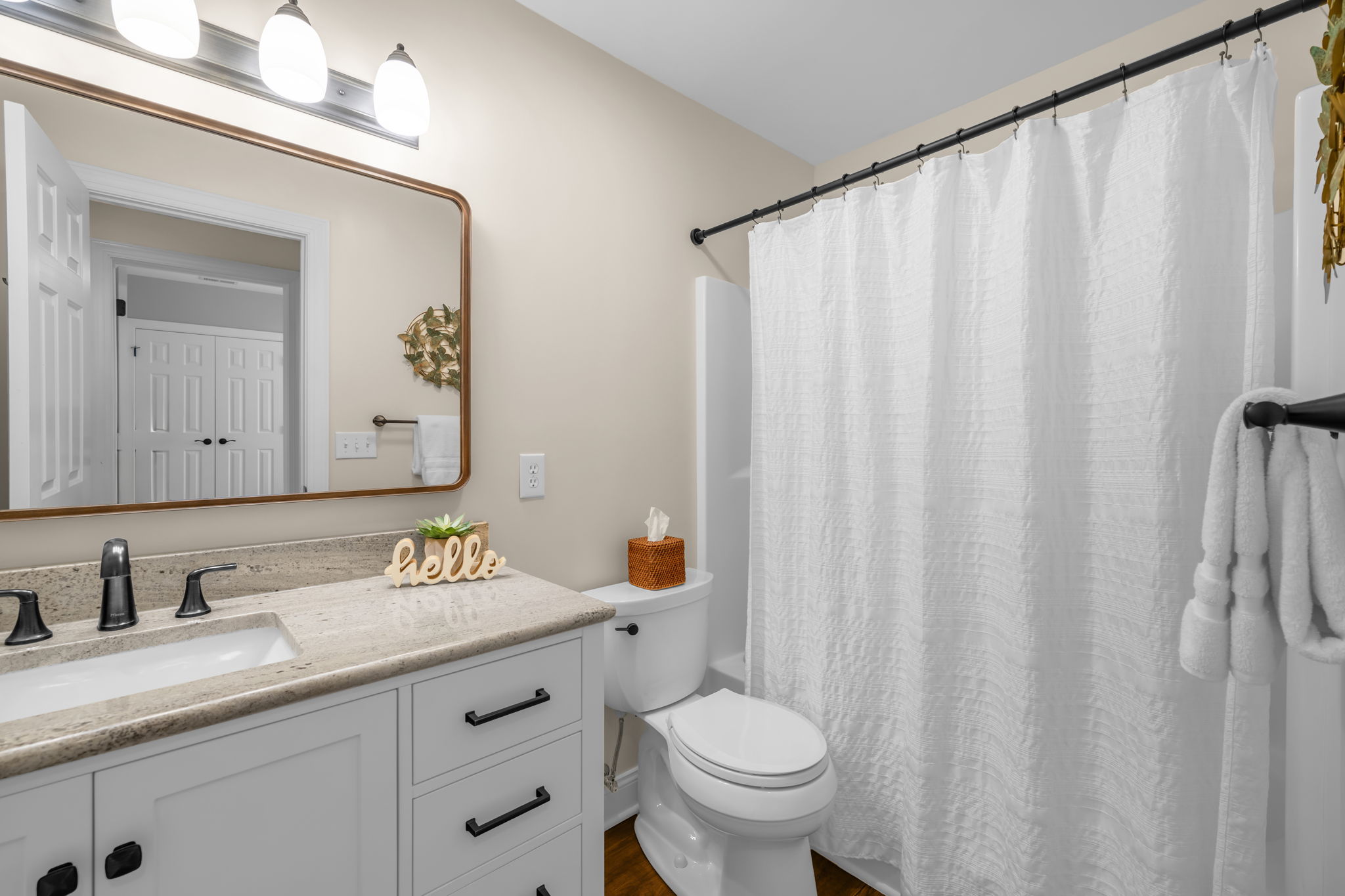 153 Montauk Ct-29