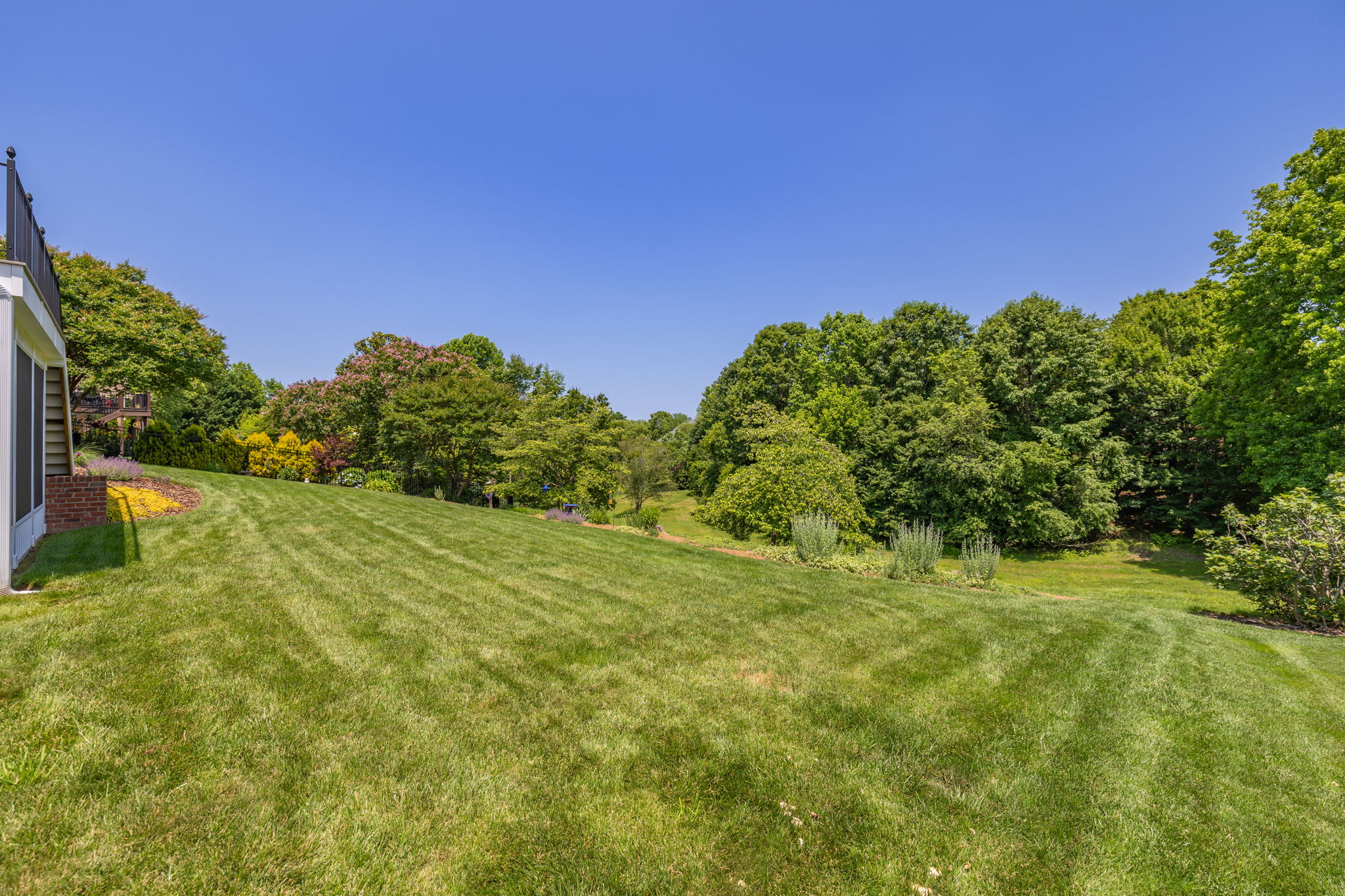 153 Montauk Ct-41