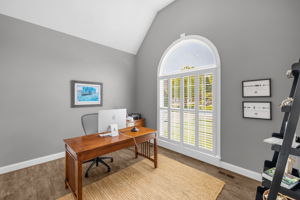 153 Montauk Ct-9
