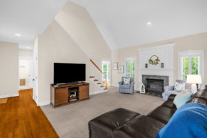 153 Montauk Ct-11