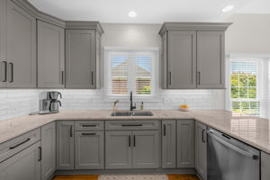 153 Montauk Ct-18