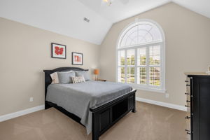 153 Montauk Ct-31