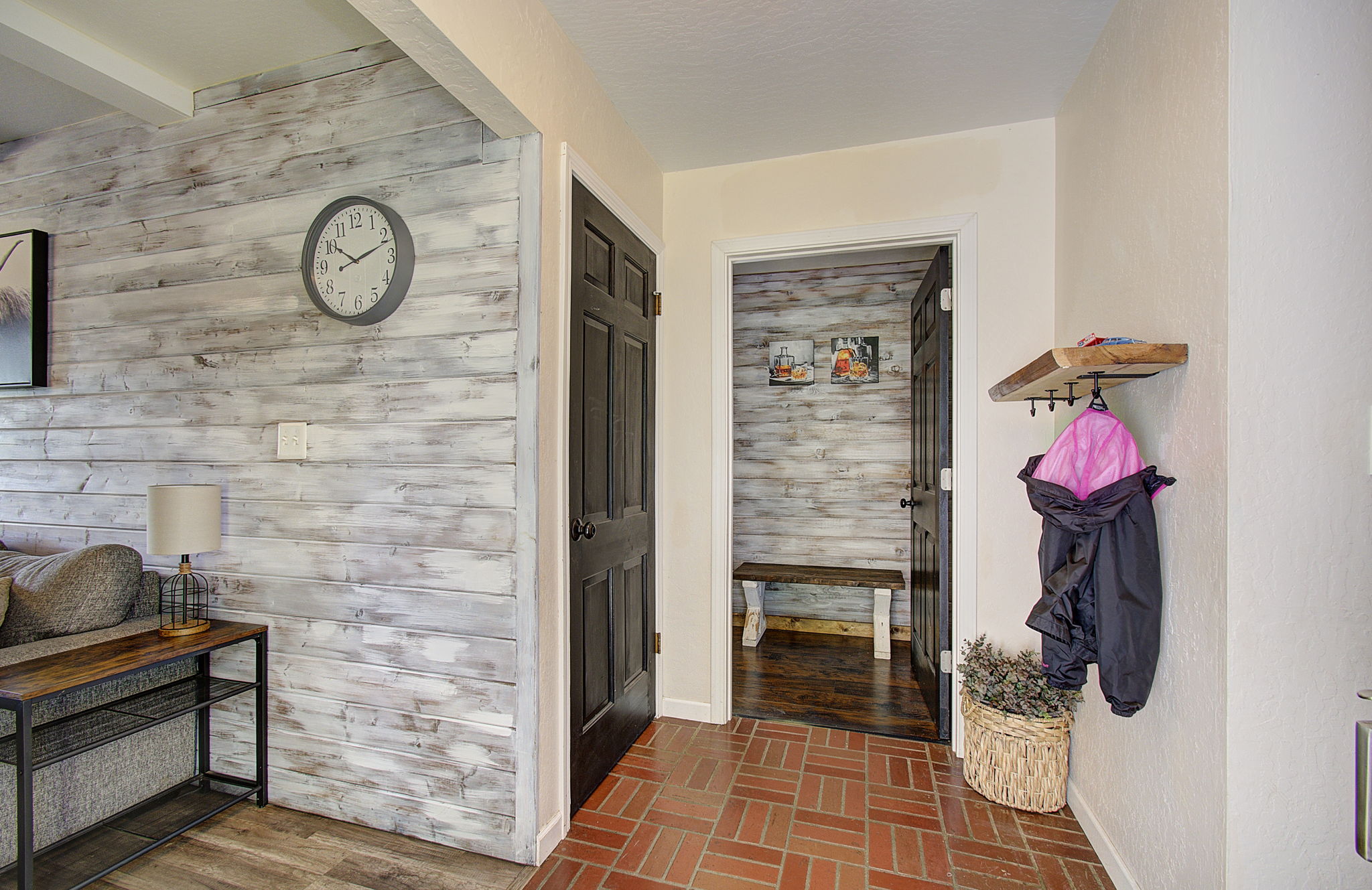  Photo 8
