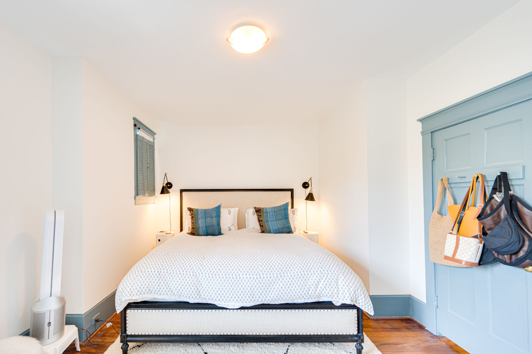 153 Roxborough St W Upper. Toronto, ON M5R 1T9