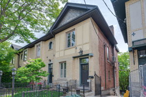 153 Roxborough St W Upper., Toronto ON