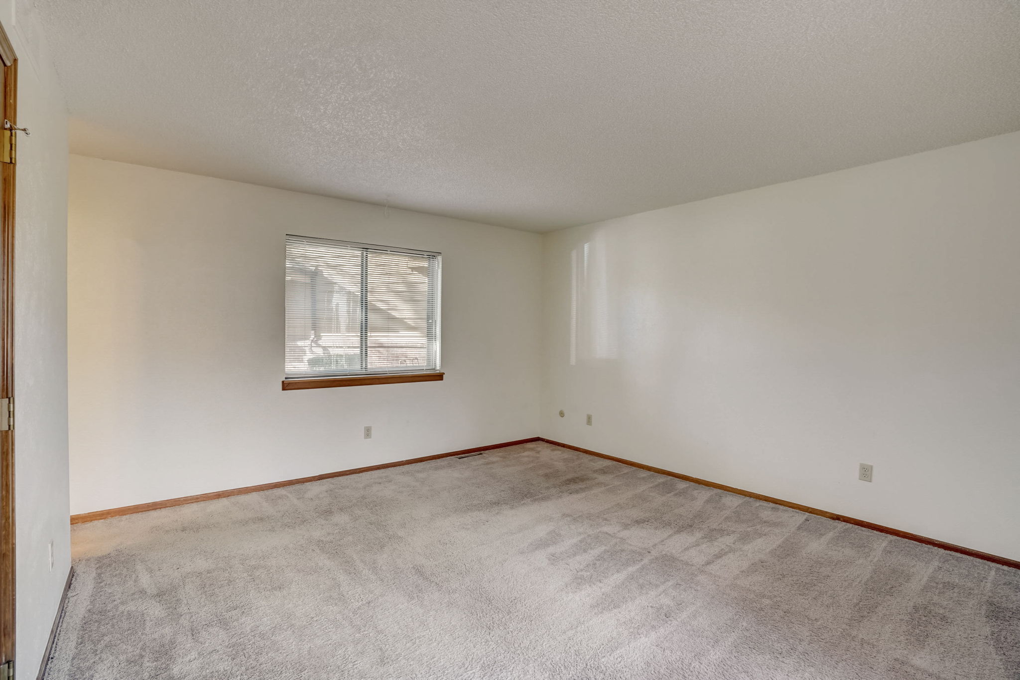 S Dearborn Cir-029