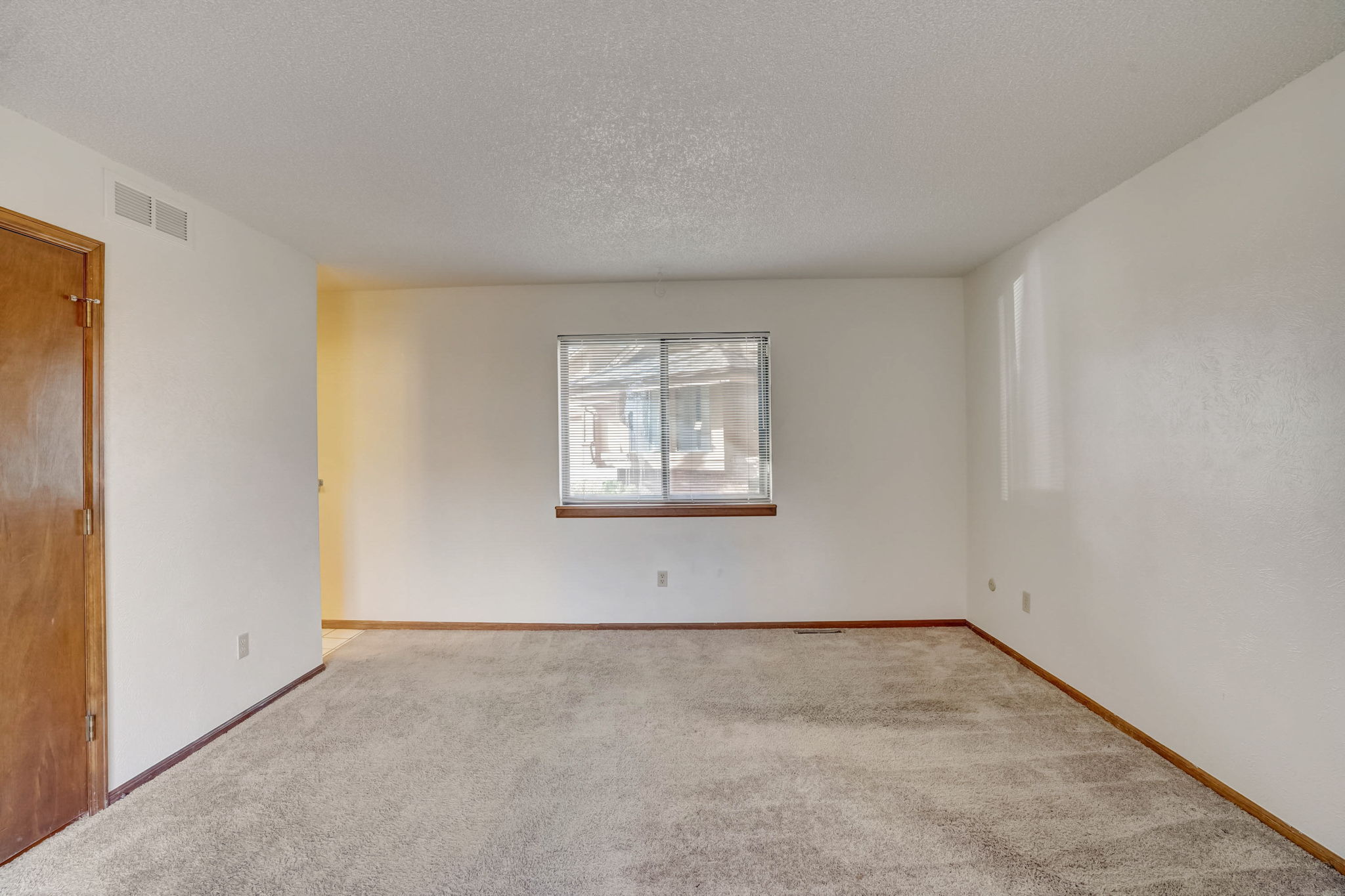 S Dearborn Cir-030