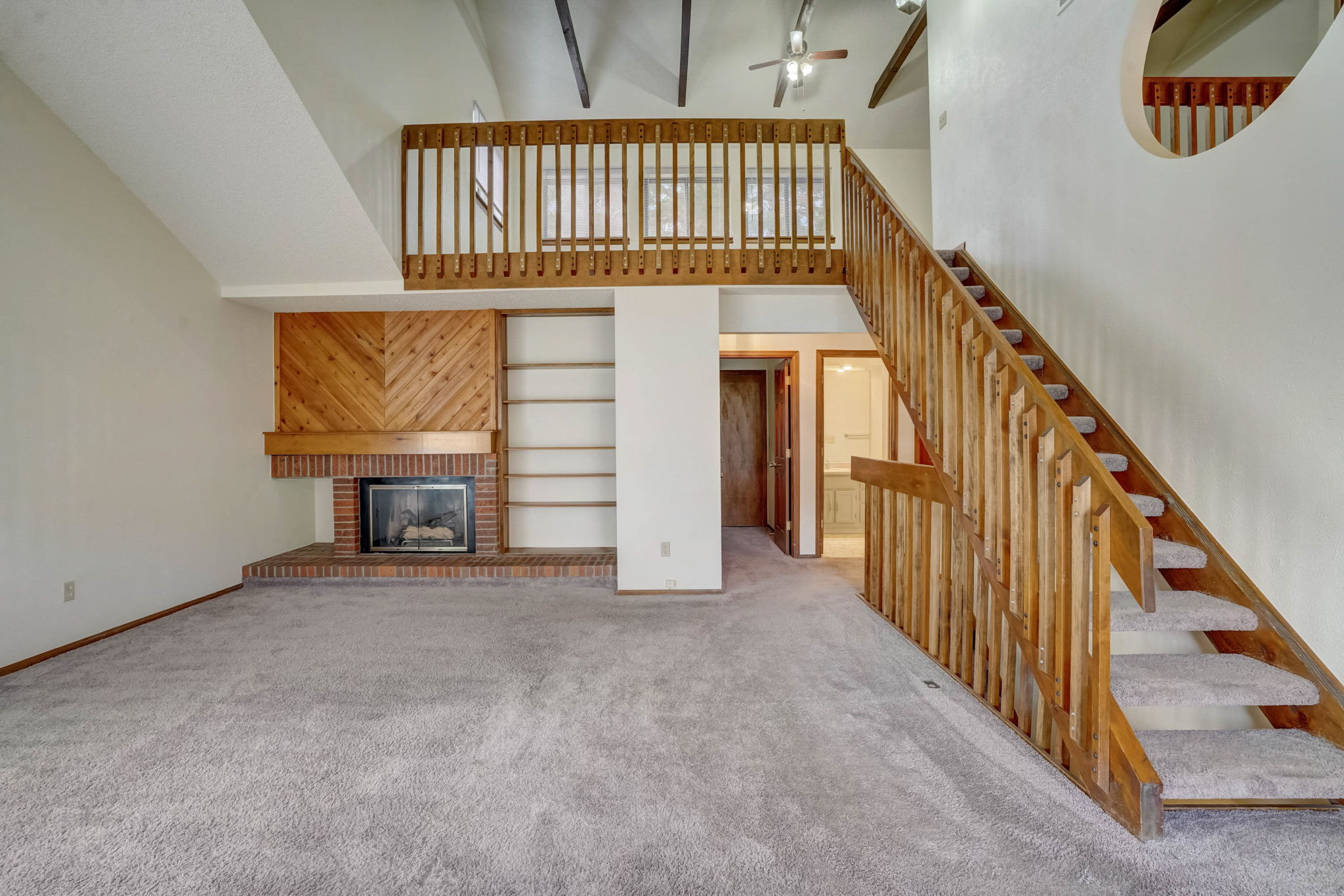 S Dearborn Cir-006