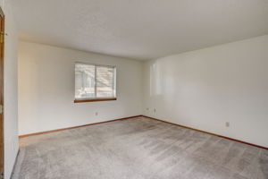 S Dearborn Cir-029