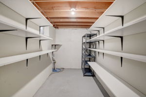 S Dearborn Cir-037