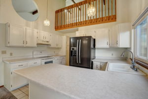 S Dearborn Cir-014