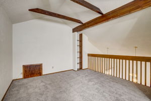 S Dearborn Cir-043