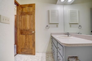 S Dearborn Cir-027
