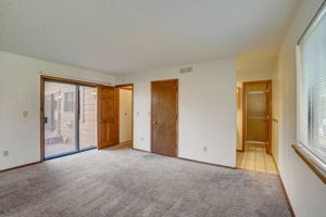 S Dearborn Cir-032