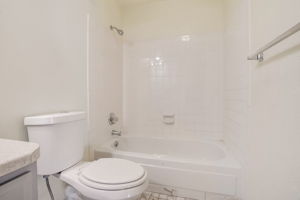 S Dearborn Cir-025