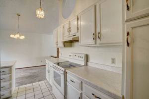 S Dearborn Cir-013