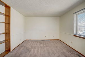 S Dearborn Cir-021