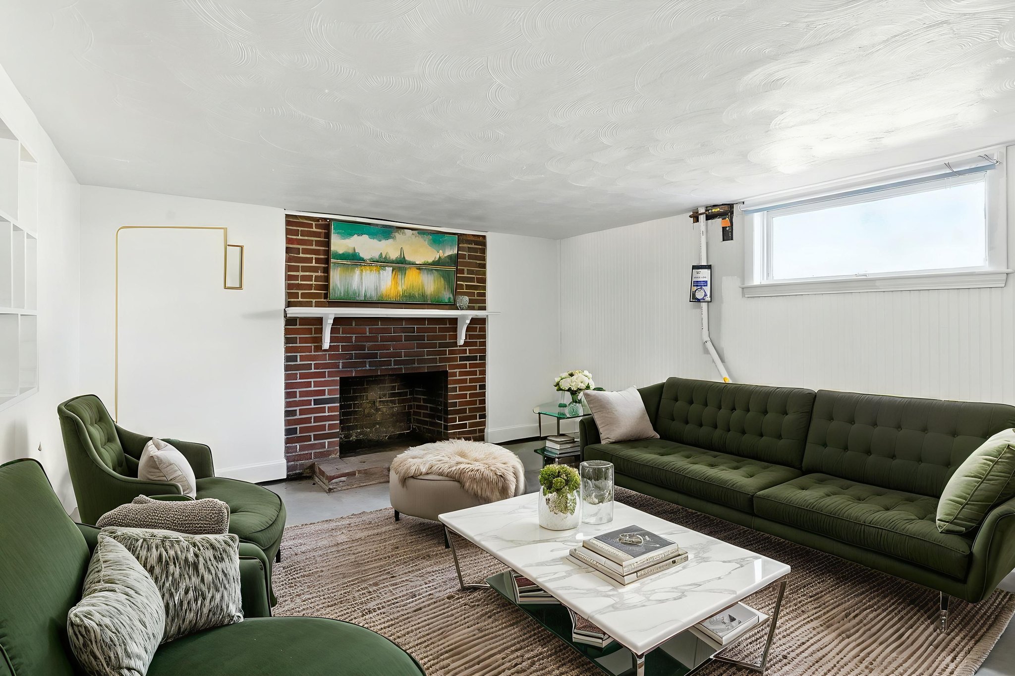 DSC09443 virtually staged.jpeg