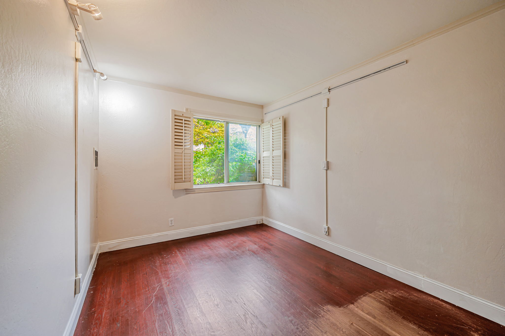 012_ 1530 O'Farrell St 1 