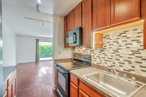 010_ 1530 O'Farrell St 1 